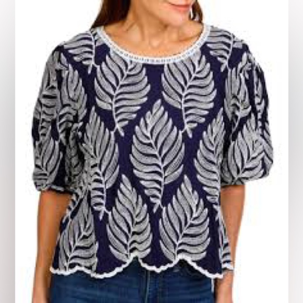 Solitaire Blue and White Leaf Print Crop Top